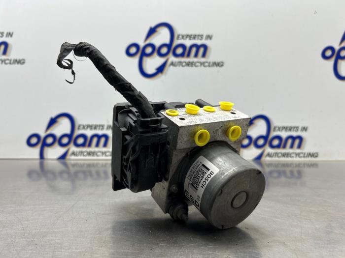 Gebrauchte ABS Pumpe Alfa Romeo MiTo (955) 1.4 Turbo Multi Air 16V Quadrifoglio Verde Preis € 125,00 Margenregelung angeboten von Gebr Opdam B.V.