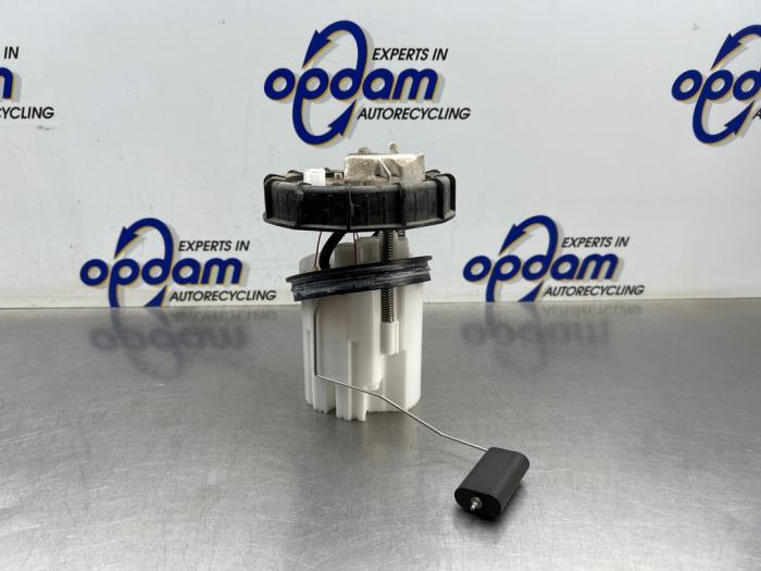 Gebrauchte Benzinpumpe Ford Fiesta 7 1.1 Ti-VCT 12V 85 Preis € 70,00 Margenregelung angeboten von Gebr Opdam B.V.