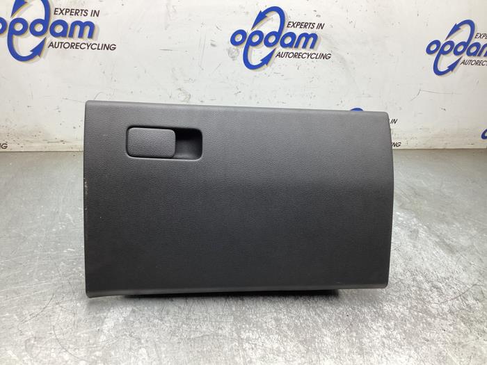 Begagnade Handskfack Hyundai i30 (PDEB5/PDEBB/PDEBD/PDEBE) 1.0 T-GDI 12V Pris € 75,00 Marginaltabell erbjuds av Gebr Opdam B.V.