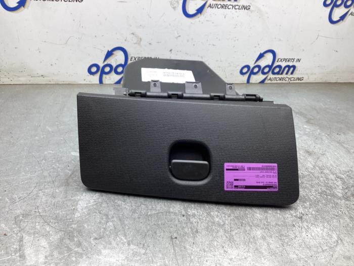 Begagnade Handskfack Fiat Panda (312) 0.9 TwinAir 65 Pris € 40,00 Marginaltabell erbjuds av Gebr Opdam B.V.