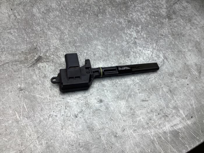 Gebrauchte Ölstandsensor Volkswagen Polo V (6R) 1.2 TDI 12V BlueMotion Preis € 15,00 Margenregelung angeboten von Gebr Opdam B.V.