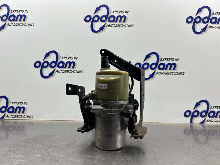 Usagé Pompe direction assistée Volvo V50 (MW) 2.4i 20V Prix € 125,00 Règlement à la marge proposé par Gebr Opdam B.V.