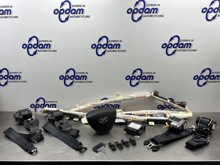 Usagé Kit + module airbag Hyundai i20 (GBB) 1.2i 16V Prix € 1.300,00 Règlement à la marge proposé par Gebr Opdam B.V.