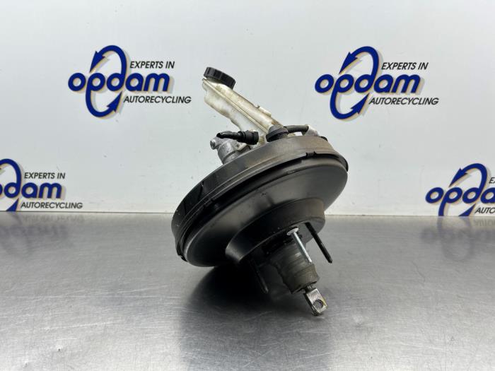 Usagé Servo frein Ford Focus 3 Wagon 1.6 TDCi ECOnetic Prix € 125,00 Règlement à la marge proposé par Gebr Opdam B.V.