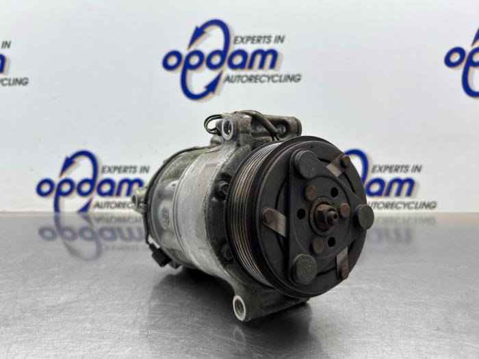 Usagé Compresseur de clim Ford Focus 3 Wagon 1.6 TDCi ECOnetic Prix € 150,00 Règlement à la marge proposé par Gebr Opdam B.V.