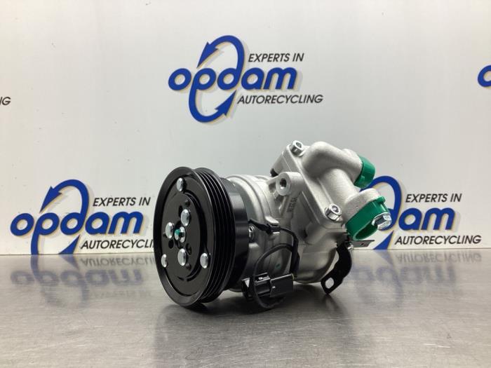 Neuf Pompe clim Hyundai I10 Prix € 200,00 Prix TTC proposé par Gebr Opdam B.V.