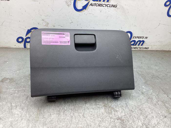 Begagnade Handskfack Suzuki Celerio (LF) 1.0 12V Dualjet Pris € 30,00 Marginaltabell erbjuds av Gebr Opdam B.V.