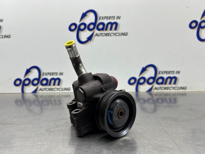 Usagé Pompe de direction Ford Fusion 1.4 16V Prix € 50,00 Règlement à la marge proposé par Gebr Opdam B.V.