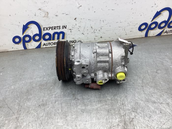 Usagé Pompe clim Volkswagen Golf VIII Variant (GC5) 1.5 eTSI 16V Prix € 175,00 Règlement à la marge proposé par Gebr Opdam B.V.