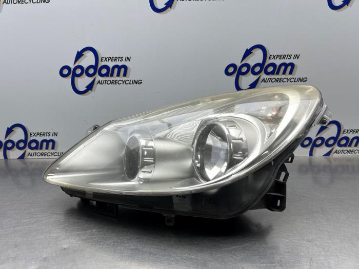Używane Reflektor lewy Opel Corsa D 1.4 16V Twinport Cena € 80,00 Procedura marży oferowane przez Gebr Opdam B.V.