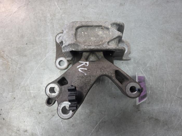Usagé Support moteur Renault Megane III Grandtour (KZ) 1.2 16V TCE 115 Prix € 60,00 Règlement à la marge proposé par Gebr Opdam B.V.