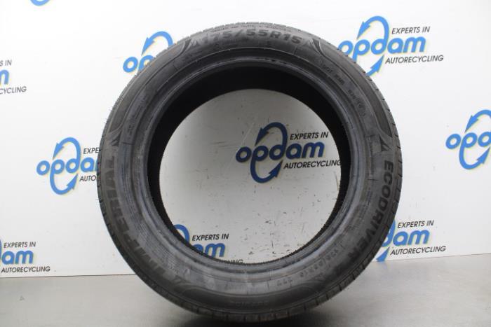 Używane Opona Cena € 35,00 Procedura marży oferowane przez Gebr Opdam B.V.