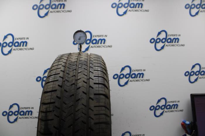Używane Opona Diversen Rózne Cena € 50,00 Procedura marży oferowane przez Gebr Opdam B.V.