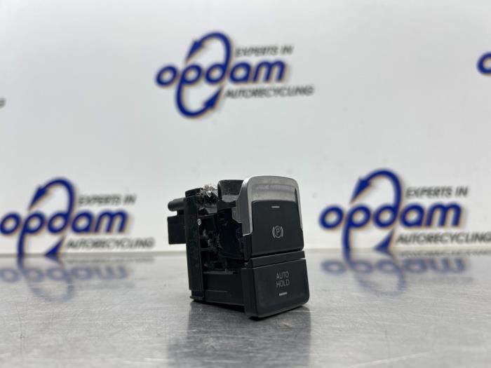 Gebrauchte Handbremse Schalter Volkswagen Golf VII (AUA) 1.0 TSI 12V Preis € 25,00 Margenregelung angeboten von Gebr Opdam B.V.
