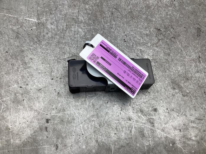Central locking relay – 952304H105