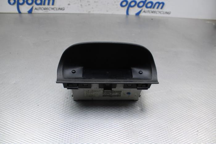 Begagnade Innerdisplay Peugeot 307 (3A/C/D) 1.6 16V Pris € 26,00 Marginaltabell erbjuds av Gebr Opdam B.V.