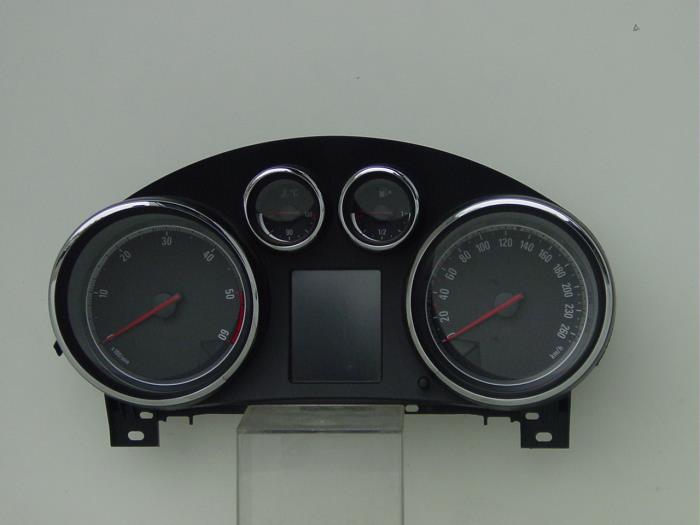Cuentakilómetros de un Opel Insignia 2.0 CDTI 16V 130 Ecotec 2009