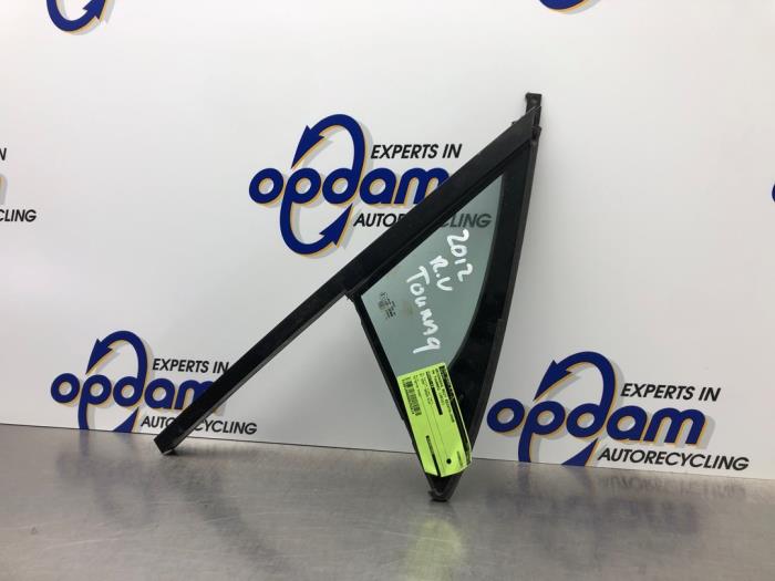 Usados Ventanilla triangular derecha delante Volkswagen Touareg (7PA/PH) 3.0 V6 24V TSI Precio € 42,00 Norma de margen ofrecido por Gebr Opdam B.V.