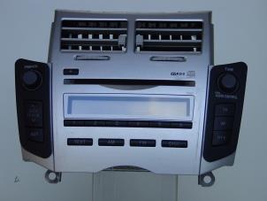 Używane Radioodtwarzacz CD Toyota Yaris II (P9) 1.3 16V VVT-i Cena € 75,00 Procedura marży oferowane przez Gebr Opdam B.V.
