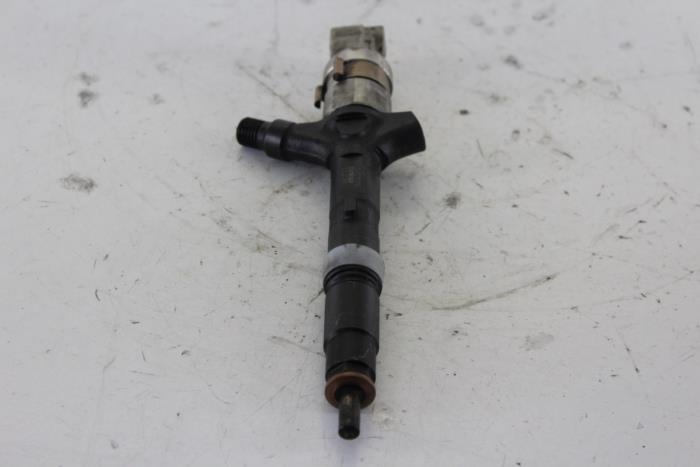 Usagé Injecteurs Toyota Corolla (E12) 2.0 D-4D 16V 90 Prix € 42,00 Règlement à la marge proposé par Gebr Opdam B.V.
