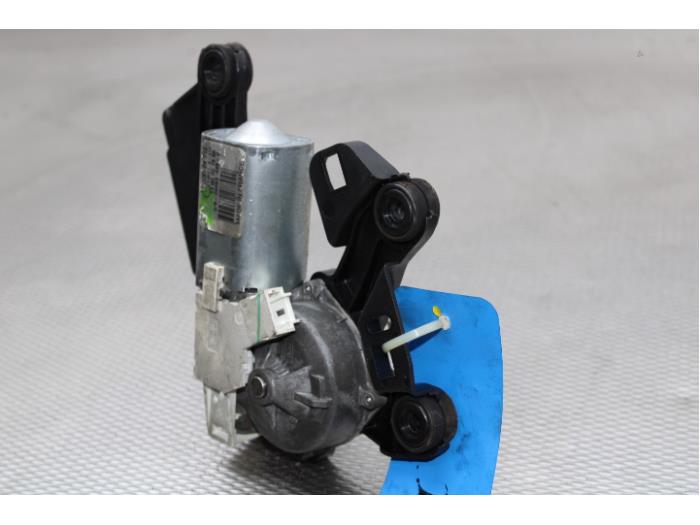 Rear wiper motor from a Peugeot Expert (G9) 2.0 HDi 120 2010