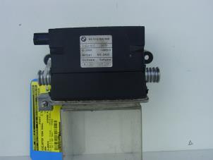 Used Radiator fluid heating module BMW 3 serie Touring (E46/3) 320d 16V Price on request offered by Gebr Opdam B.V.