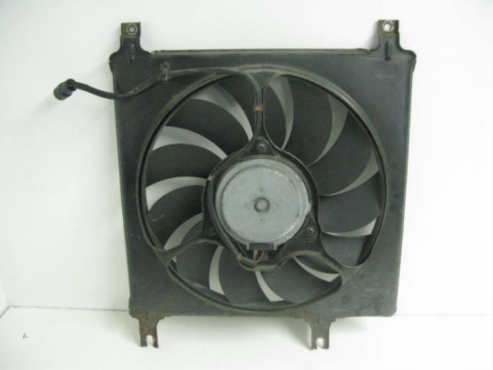 Fan motor from a Suzuki Wagon-R+ (RB) 1.3 16V 2002