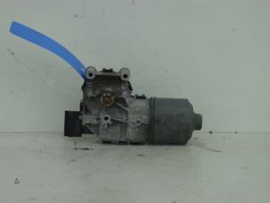 Used Front wiper motor Renault Twingo II (CN) 1.2 16V Price on request offered by Gebr Opdam B.V.