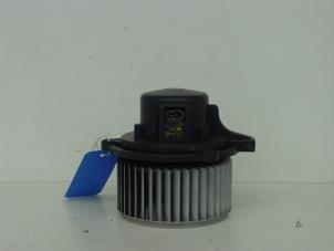 Używane Silnik wentylatora nagrzewnicy Kia Carens II (FJ) 1.8i 16V Cena na żądanie oferowane przez Gebr Opdam B.V.