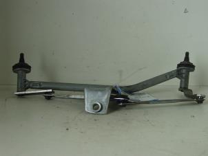 Used Wiper mechanism Peugeot 206+ (2L/M) 1.4 XS Price on request offered by Gebr Opdam B.V.