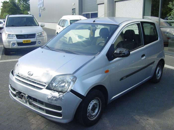 Drzwi lewe wersja 2-drzwiowa z Daihatsu Cuore (L251/271/276) 1.0 12V DVVT 2007
