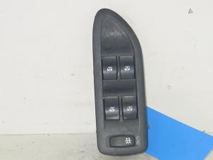 Used Multi-functional window switch Renault Laguna II Grandtour (KG) 1.9 dCi 100 Price on request offered by Gebr Opdam B.V.