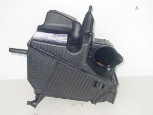 Używane Obudowa filtra powietrza Renault Kangoo Express (FW) 1.5 dCi 90 FAP Cena na żądanie oferowane przez Gebr Opdam B.V.