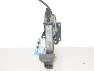 Used Clutch pedal Volkswagen Crafter 2.5 TDI 30/35/50 Price on request offered by Gebr Opdam B.V.