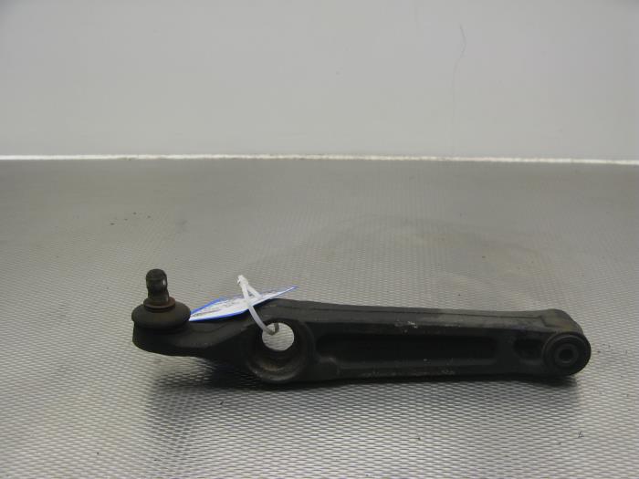 Front lower wishbone, right from a Opel Agila (A) 1.2 16V Twin Port 2007