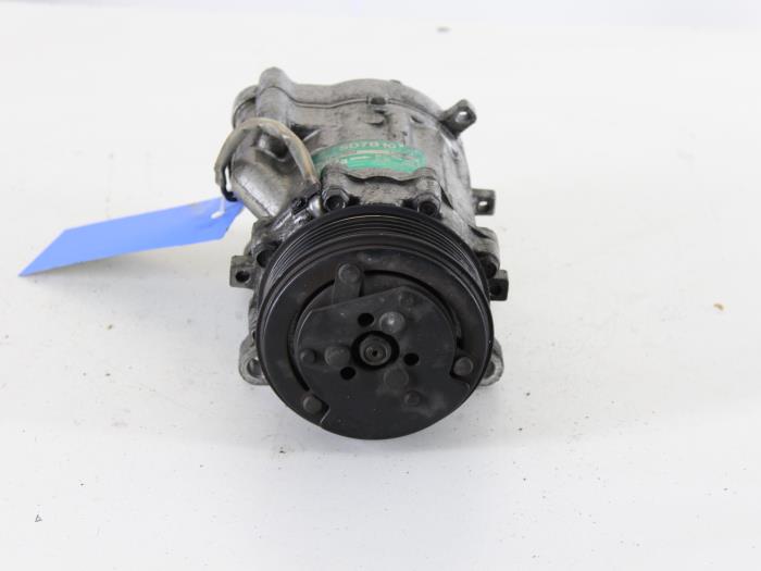 Usagé Compresseur de clim Volkswagen Polo III (6N1) 1.4i 60 Prix € 30,00 Règlement à la marge proposé par Gebr Opdam B.V.