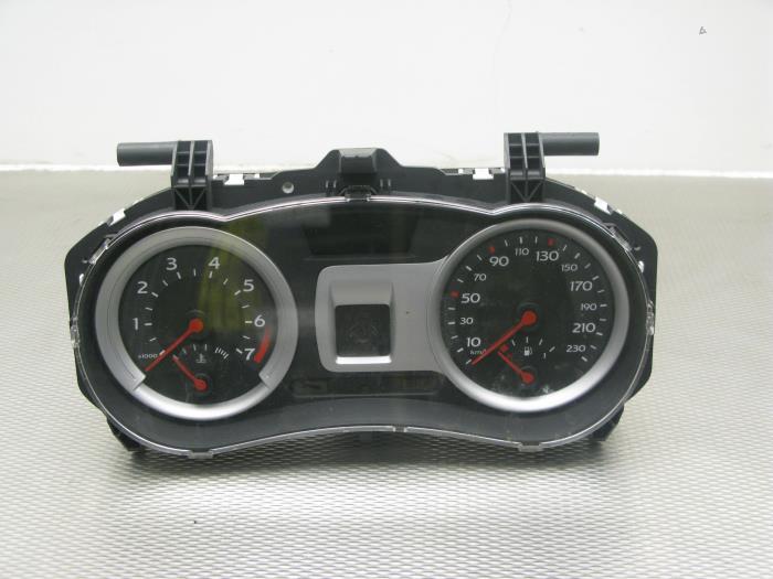 Cuentakilómetros de un Renault Clio III (BR/CR) 1.2 16V 75 2005