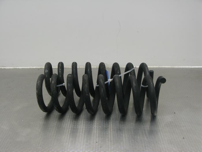 Rear coil spring from a Mercedes-Benz E (W212) E-250 CDI 16V BlueEfficiency 2009