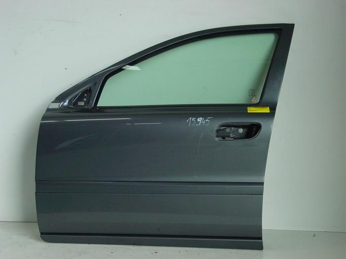 Puerta de 4 puertas izquierda delante de un Volvo V70 (SW) 2.4 D5 20V 2006