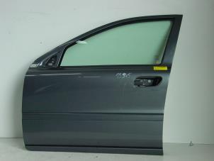 Gebrauchte Tür 4-türig links vorne Volvo V70 (SW) 2.4 D5 20V Preis € 150,00 Margenregelung angeboten von Gebr Opdam B.V.