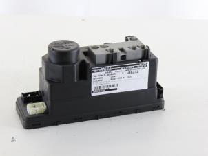 Used Electric central locking vacuum pump Mercedes C Combi (S202) 2.2 C-220 CDI 16V Price on request offered by Gebr Opdam B.V.