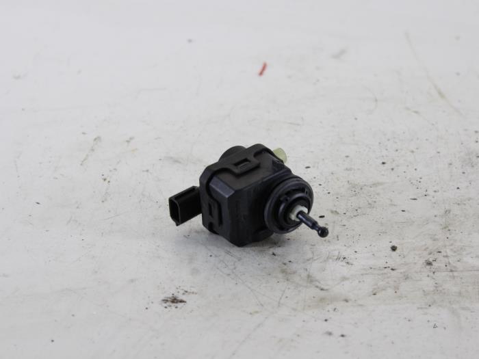 Gebrauchte Scheinwerfermotor Renault Clio II (BB/CB) 1.2 16V Preis auf Anfrage angeboten von Gebr Opdam B.V.