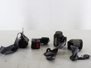 Used Set of seatbelts, rear seats Renault Clio II (BB/CB) 1.6 Price on request offered by Gebr Opdam B.V.