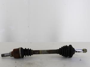Usados Eje de transmisión izquierda delante Peugeot 206 (2A/C/H/J/S) 1.4 XR,XS,XT,Gentry Precio € 40,00 Norma de margen ofrecido por Gebr Opdam B.V.