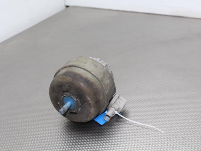 Used Engine mount Audi A6 Avant Quattro (C6) 3.0 TDI V6 24V Price € 42,00 Margin scheme offered by Gebr Opdam B.V.