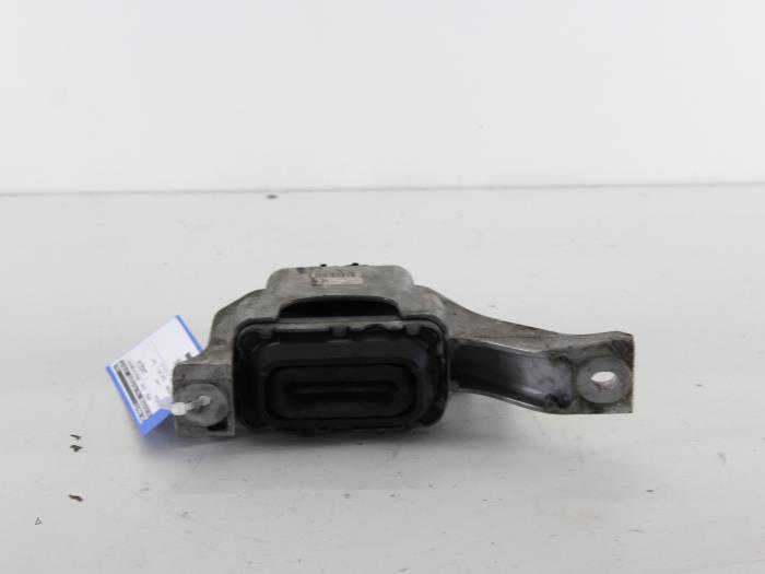 Usagé Support moteur Mini Countryman (R60) 1.6 16V Cooper S ALL4 Prix € 26,00 Règlement à la marge proposé par Gebr Opdam B.V.