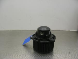 Używane Silnik wentylatora nagrzewnicy Kia Carens III (FG) 2.0i CVVT 16V Cena na żądanie oferowane przez Gebr Opdam B.V.