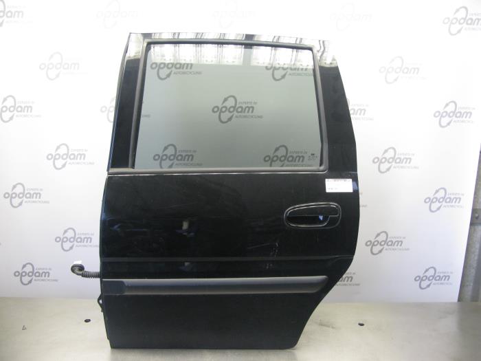 Puerta de 4 puertas izquierda detrás de un Hyundai Matrix 1.6 16V 2009