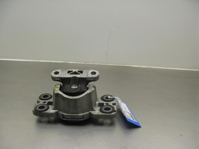 Usagé Support boîte de vitesses Landrover Range Rover Evoque (LVJ/LVS) 2.2 SD4 16V 5-drs. Prix sur demande proposé par Gebr Opdam B.V.