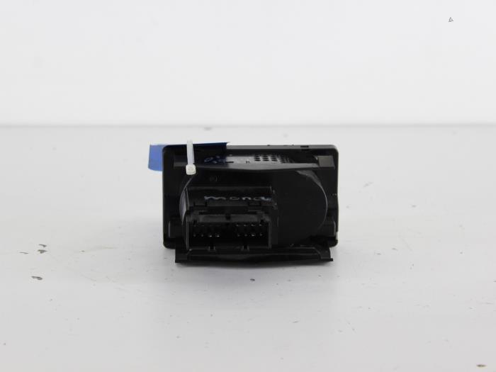 Interruptor de luz de un Ford Mondeo III 1.8 16V 2001